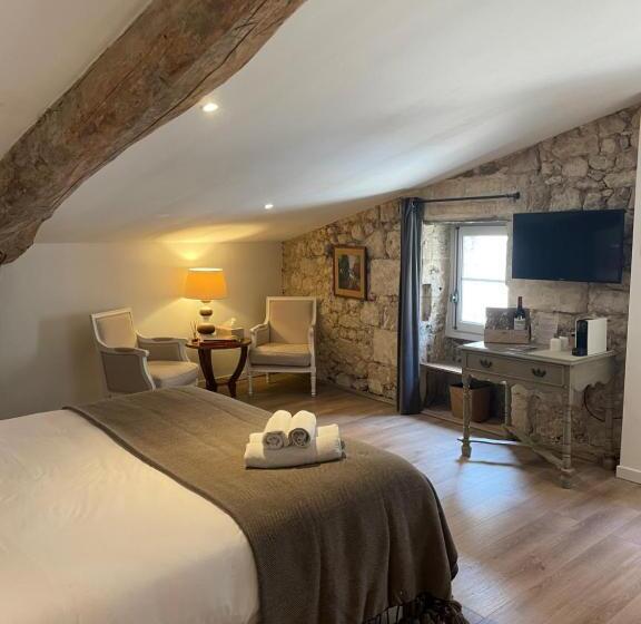 هتل La Maison Du Clocher