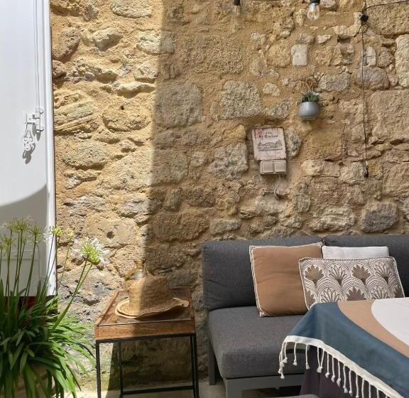 هتل La Maison Du Clocher