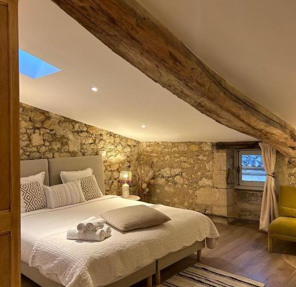 هتل La Maison Du Clocher