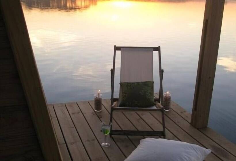 فندق Laguna Garzon Lodge