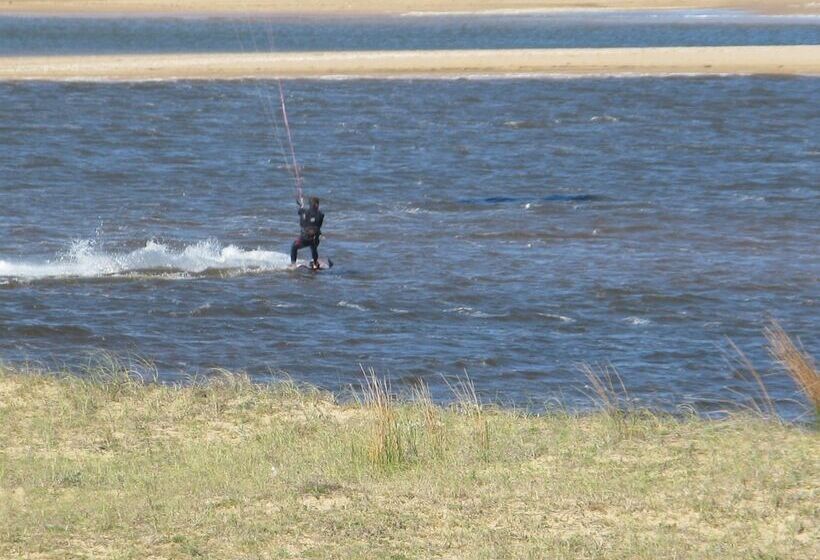 فندق Laguna Garzon Lodge