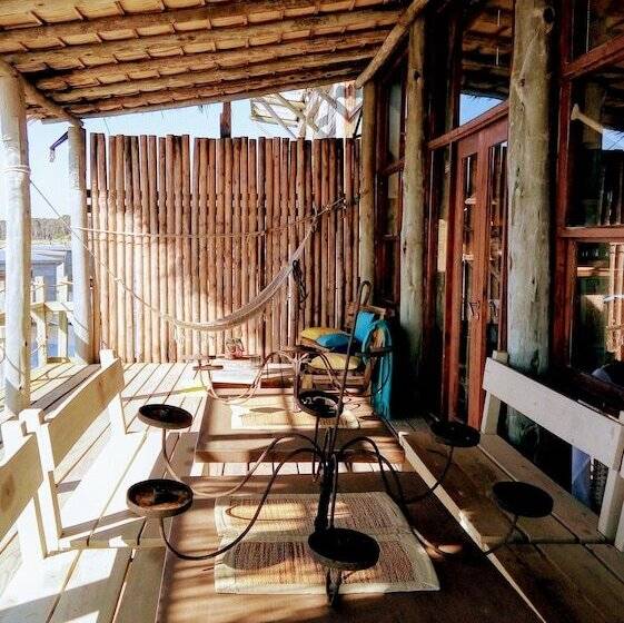 فندق Laguna Garzon Lodge