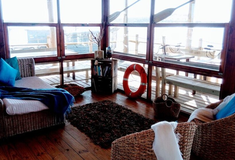 فندق Laguna Garzon Lodge