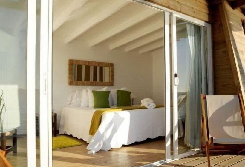 فندق Laguna Garzon Lodge