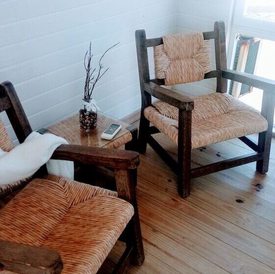 فندق Laguna Garzon Lodge