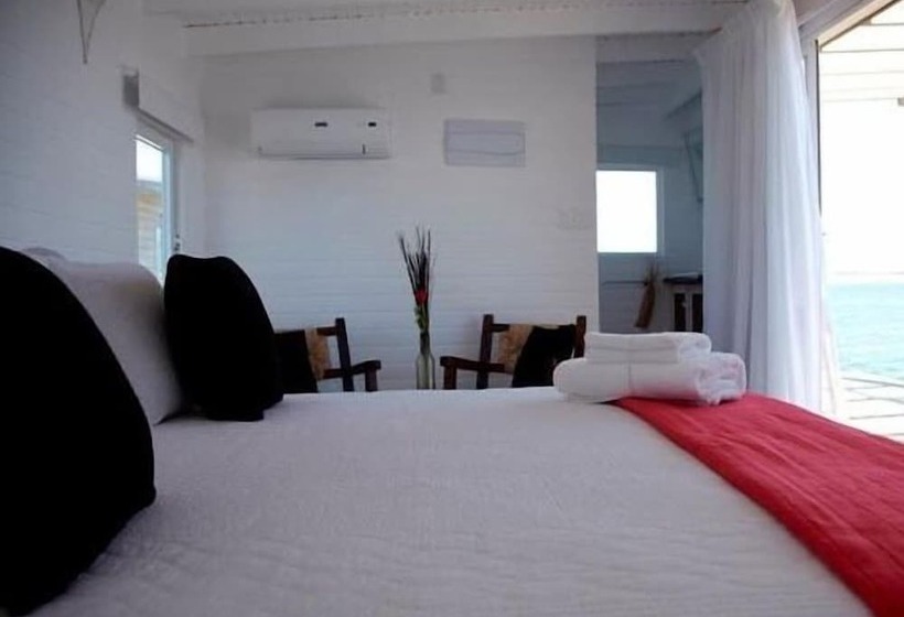 فندق Laguna Garzon Lodge