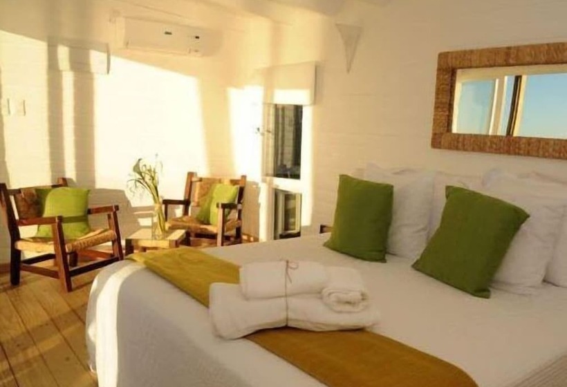 فندق Laguna Garzon Lodge