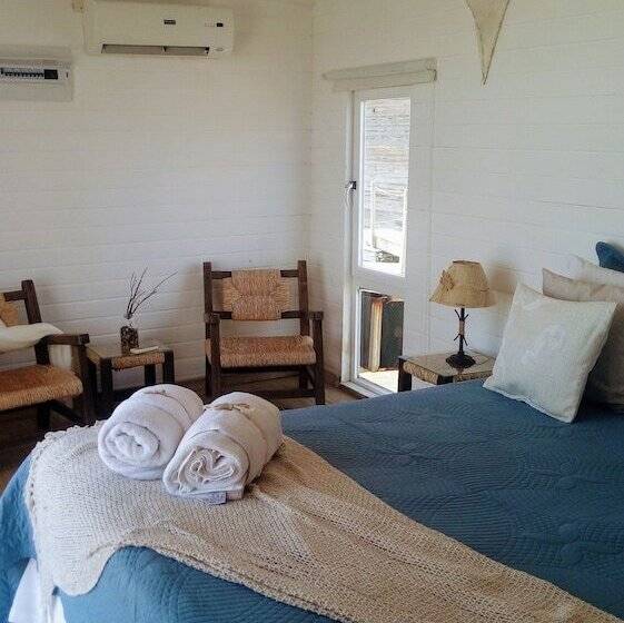 فندق Laguna Garzon Lodge