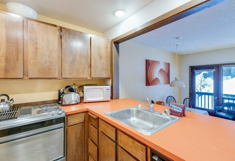 33sw   Wifi   Fireplace   Amenities   Sleeps 4