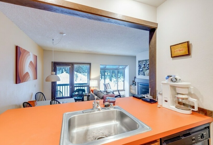 33sw   Wifi   Fireplace   Amenities   Sleeps 4