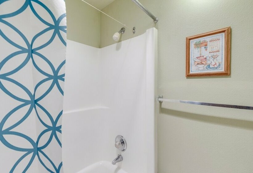 33sw   Wifi   Fireplace   Amenities   Sleeps 4