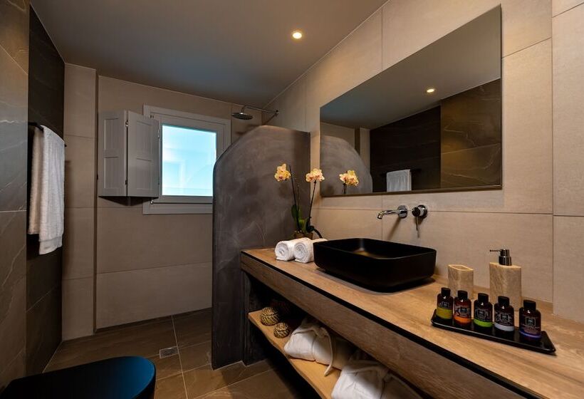 Neoma Luxury Suites