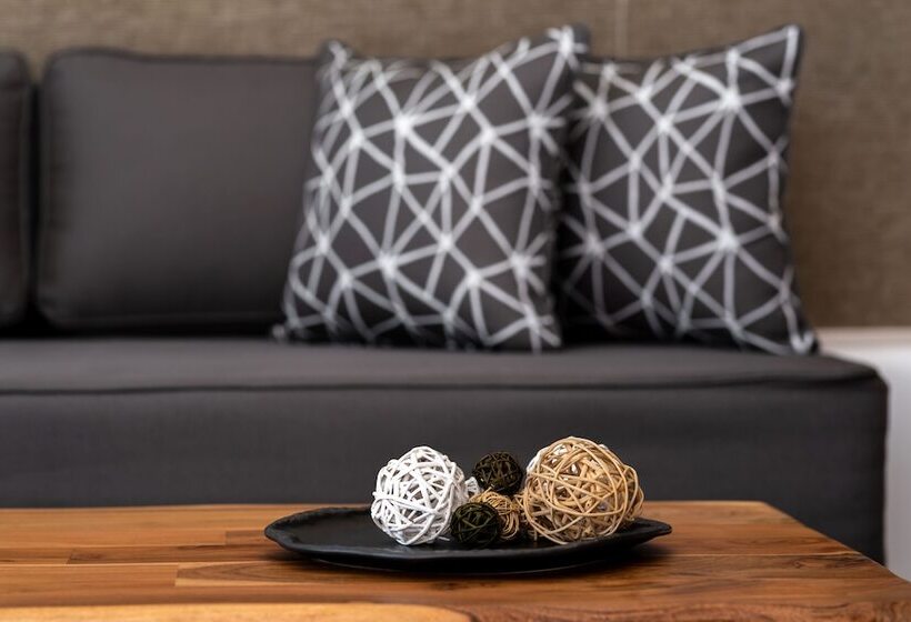 Neoma Luxury Suites