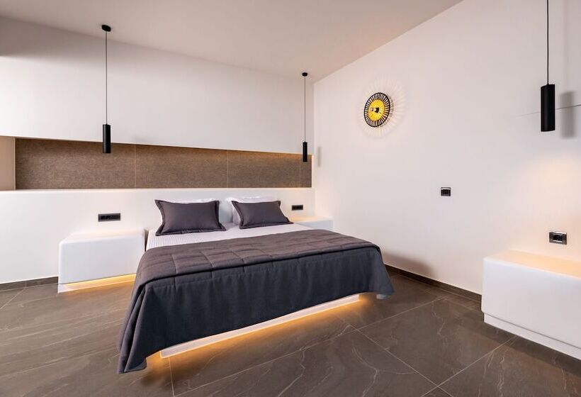 Neoma Luxury Suites