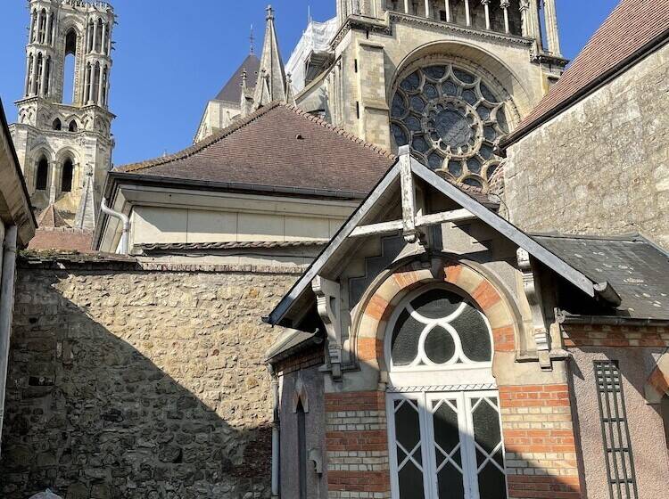 بنسيون Les Hotes D’eloise