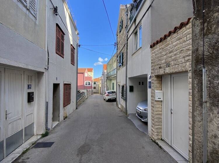 膳宿费 Lighthouse Vodice