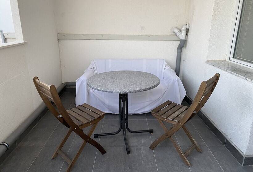 膳宿费 Lighthouse Vodice