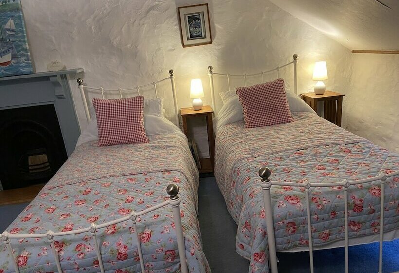 레지던스 Traditional Cosy Cottage With Rural Views Nr Coast