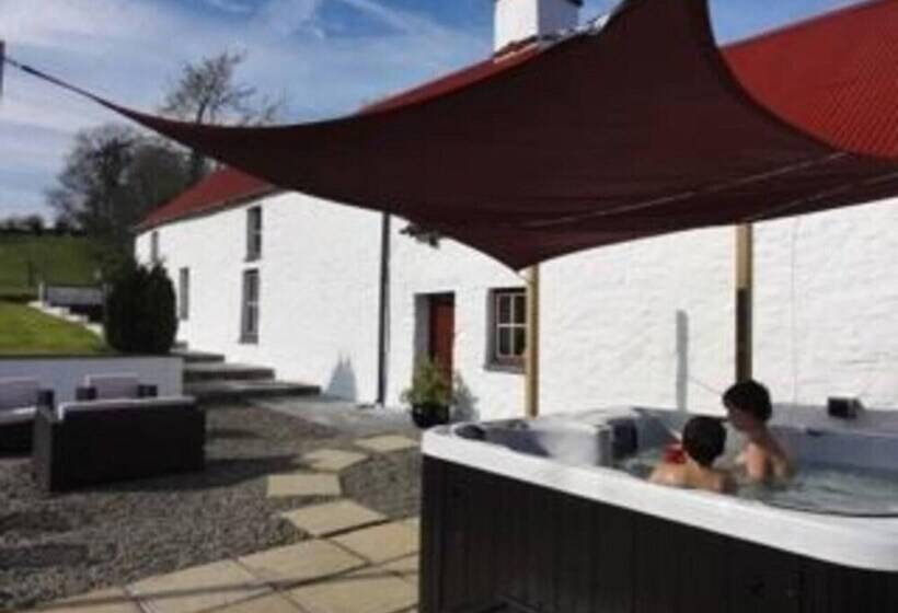 레지던스 Traditional Cosy Cottage With Rural Views Nr Coast