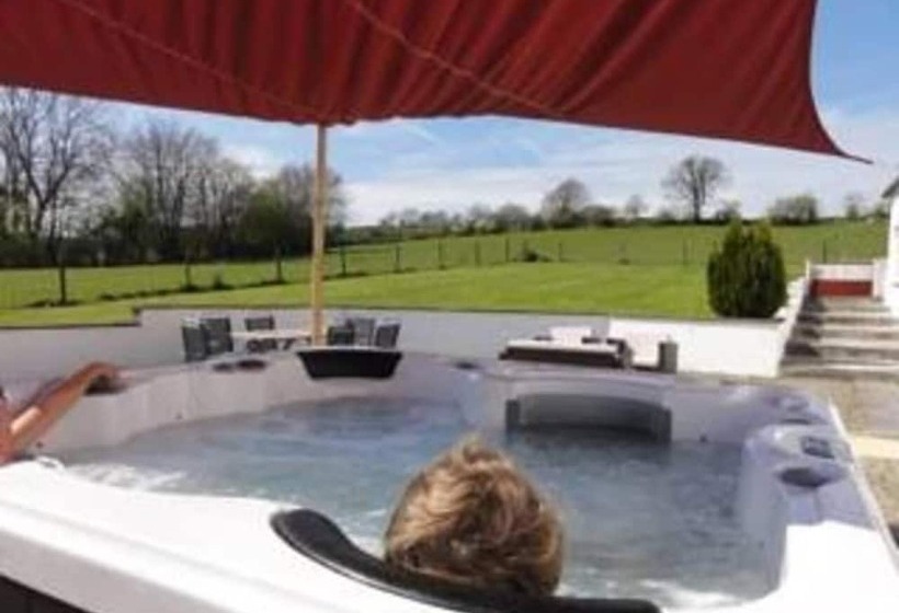 레지던스 Traditional Cosy Cottage With Rural Views Nr Coast