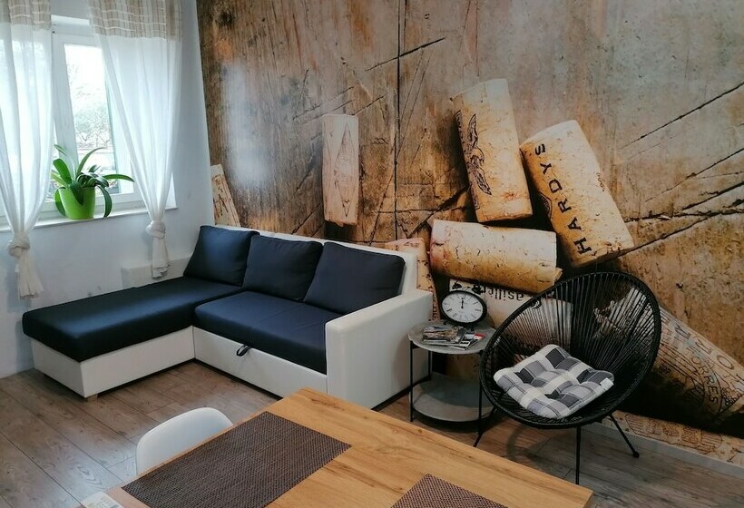 Rustic Apartment In Rural Village Near Krka Park