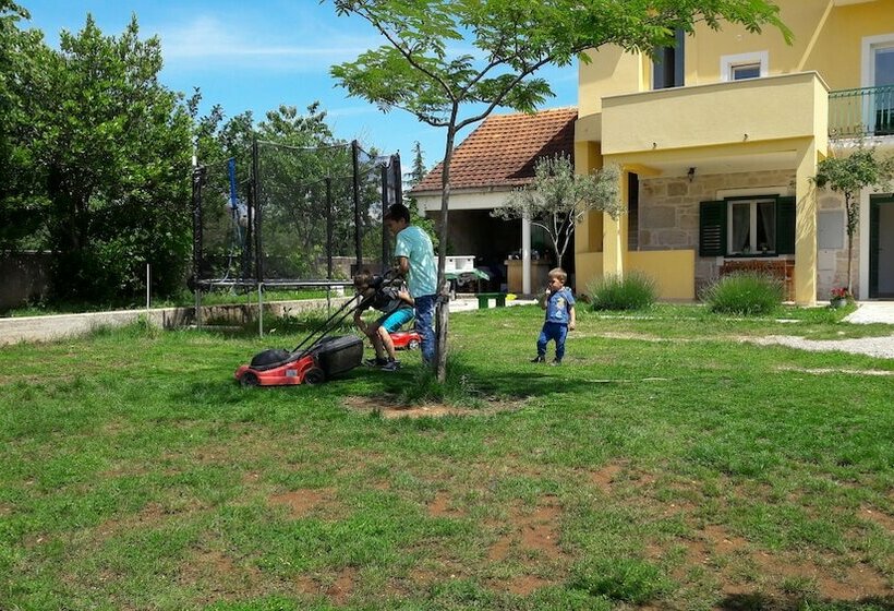 Rustic Apartment In Rural Village Near Krka Park
