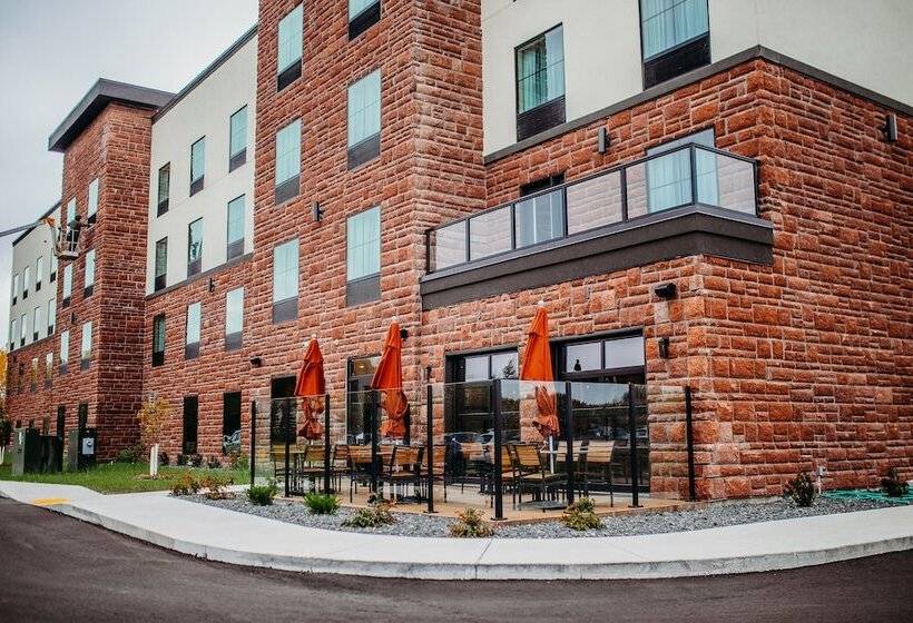 Cobblestone Hotel & Suites   International Falls