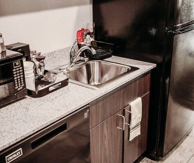 Cobblestone Hotel & Suites   International Falls