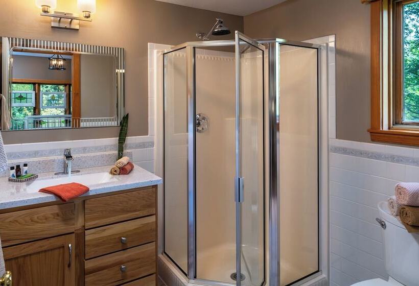 Eureka Sunset Cabins