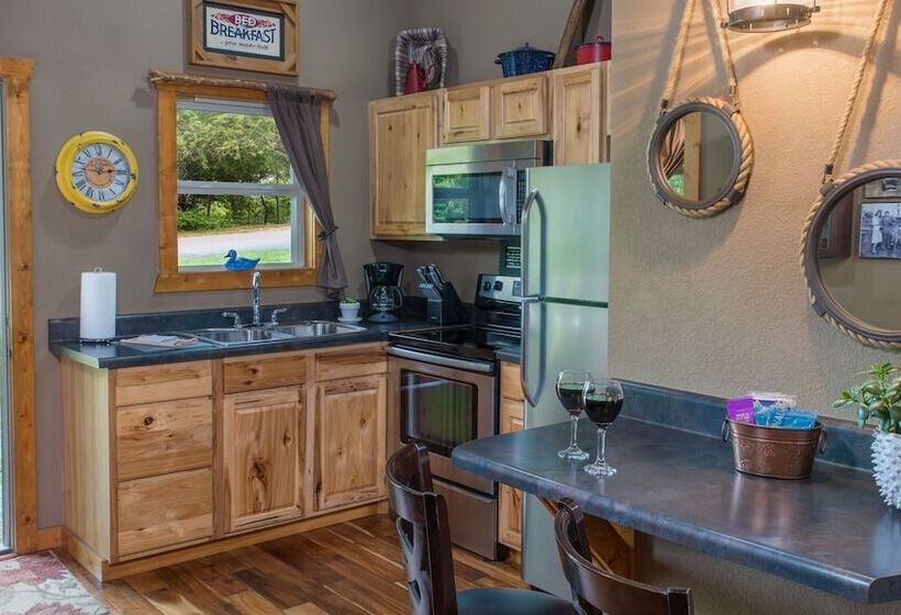 Eureka Sunset Cabins