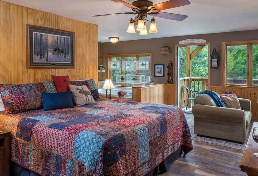 Eureka Sunset Cabins