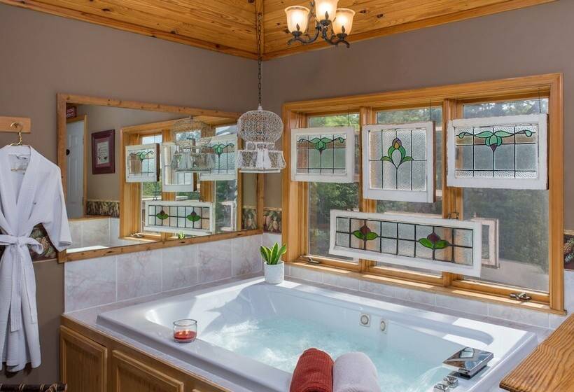 Eureka Sunset Cabins