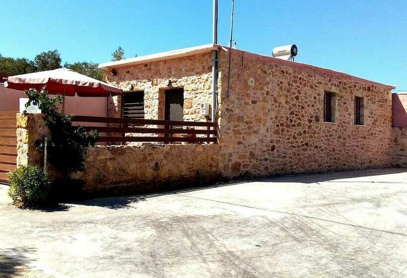 Farmhouses. 5 Guests 2 Bedrooms 3 Beds1 Bathroom