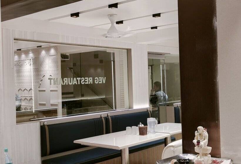 בית מלון כפרי Anand Palace