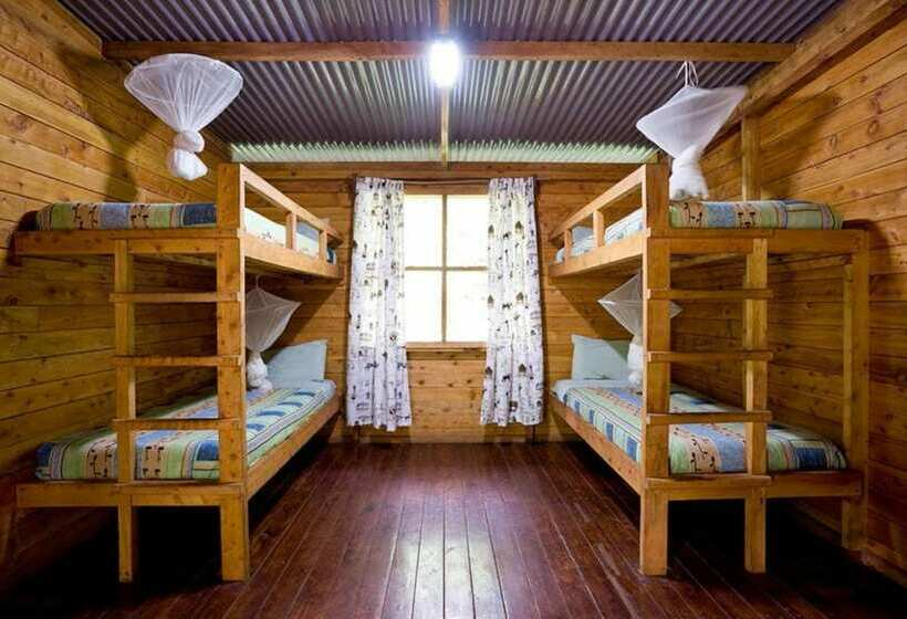 هتل Budongo Eco Lodge