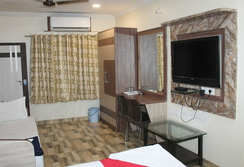 فندق Mukesh Residency