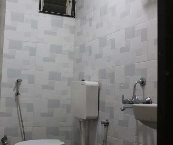 فندق Mukesh Residency