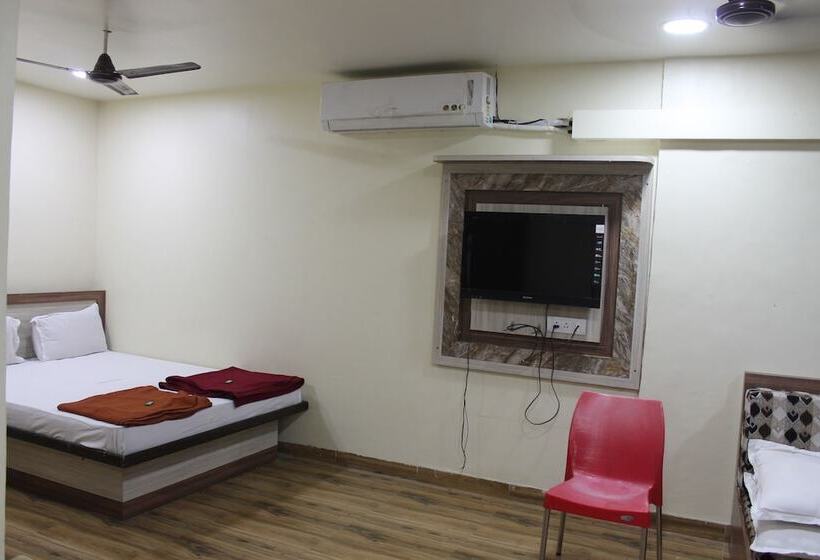 فندق Mukesh Residency