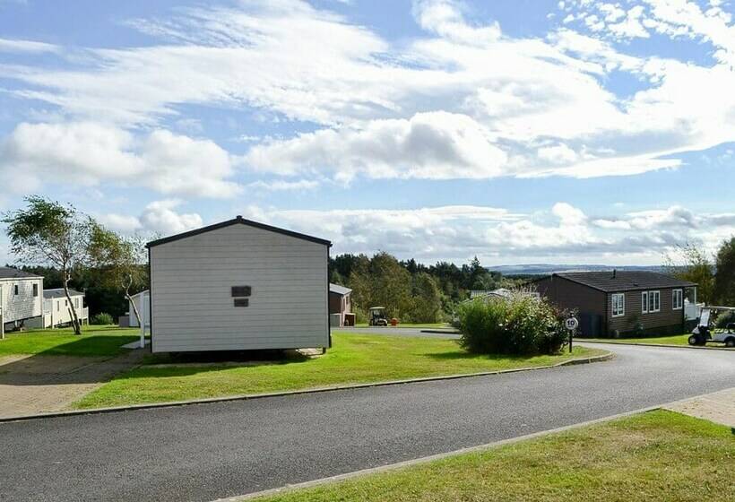 호텔 Remarkable 2bed Lodge In Morpeth With Hot Tub