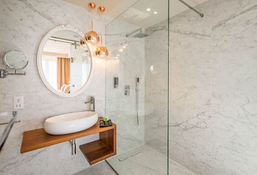 هتل Santa Lucia Boutique