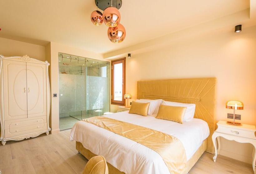 هتل Santa Lucia Boutique