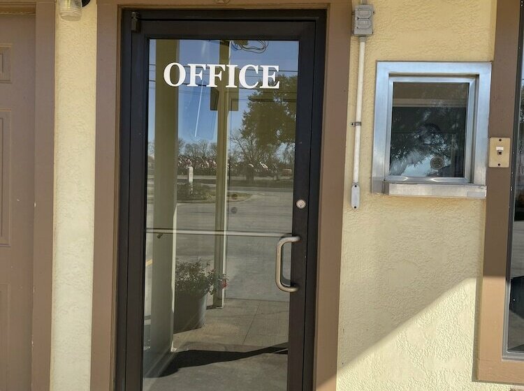 فندق على الطريق All Star Inn