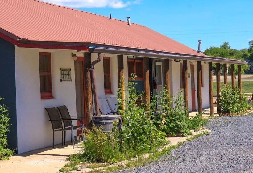 فندق على الطريق Hikers Cimarron Inn & Rv Park