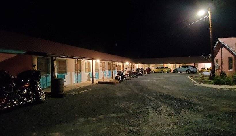 فندق على الطريق Hikers Cimarron Inn & Rv Park