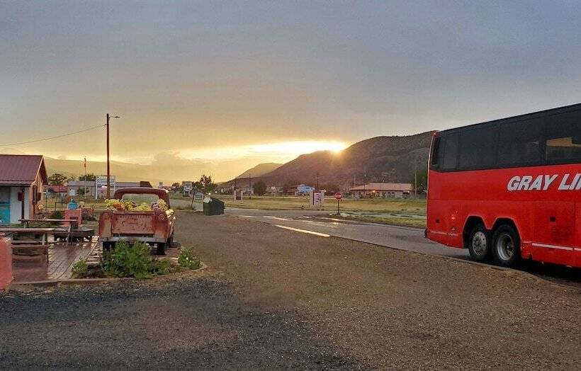 فندق على الطريق Hikers Cimarron Inn & Rv Park