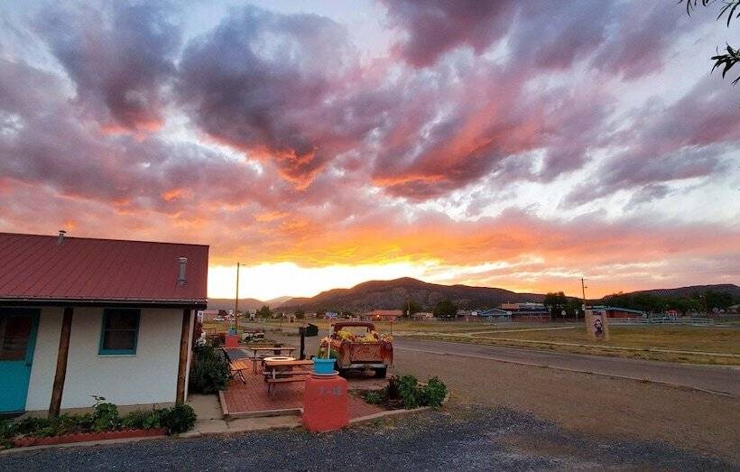 فندق على الطريق Hikers Cimarron Inn & Rv Park