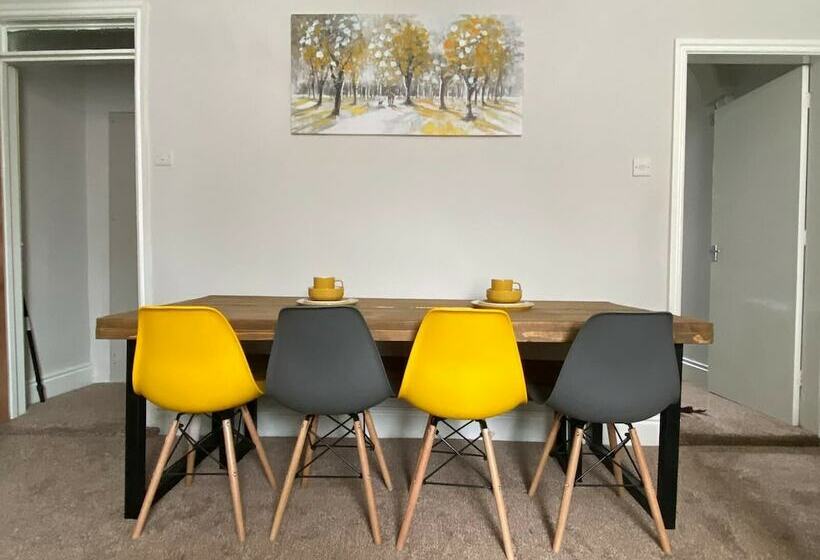 بنسيون Barnes Street