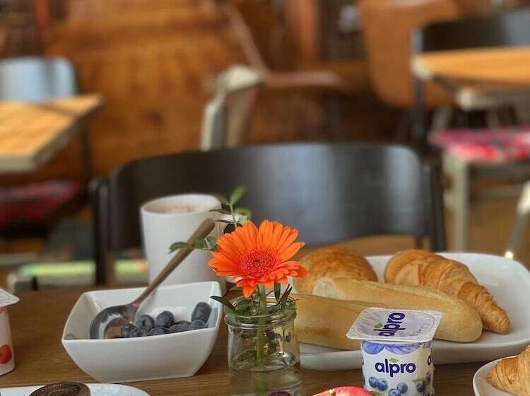 פנסיון Chapter 1 Hotels