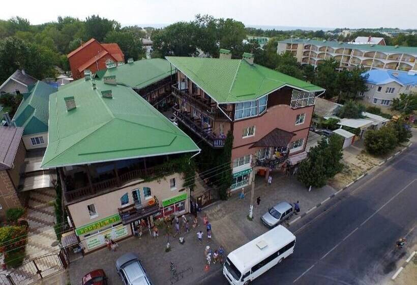 پانسیون Karavan