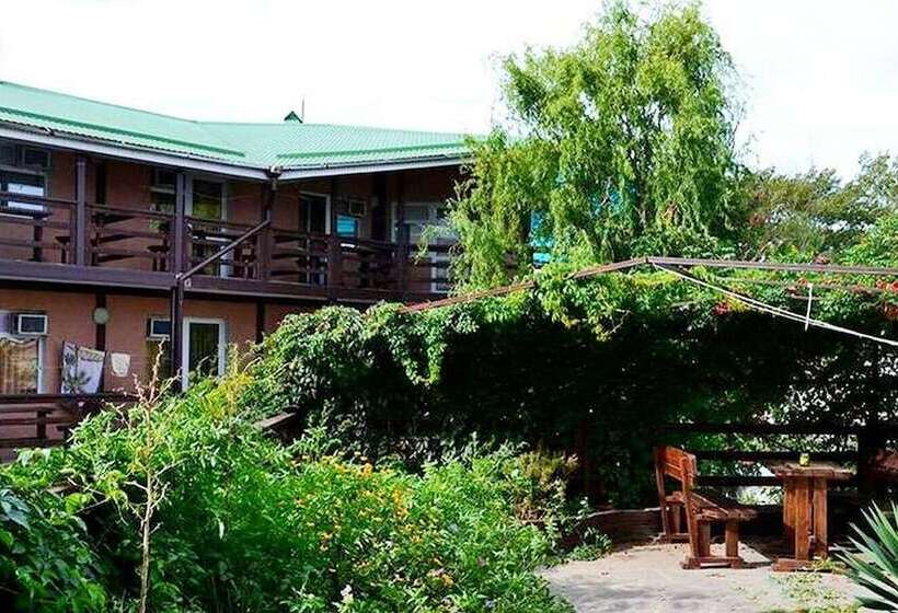 پانسیون Karavan